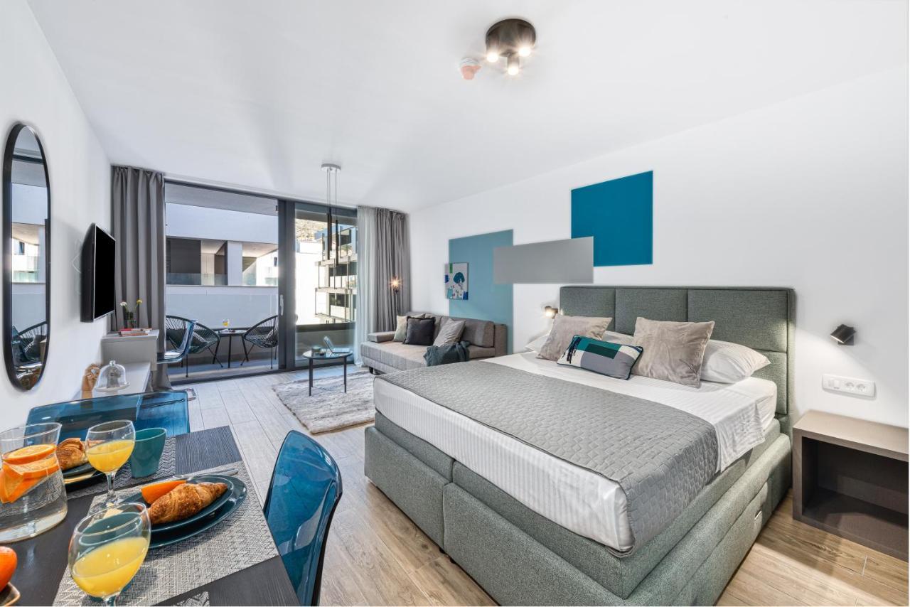 Apartament Hica *